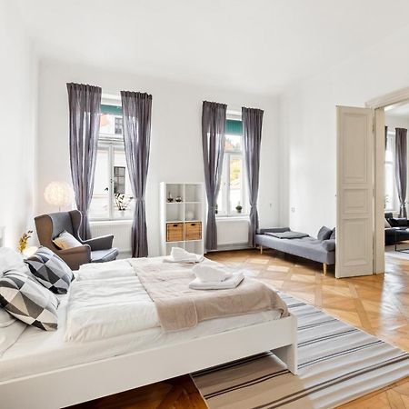 Prague Hotel Apartments エクステリア 写真